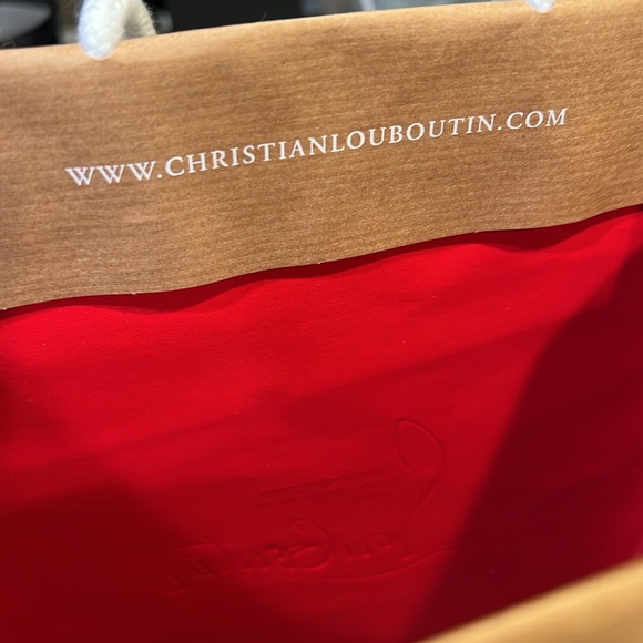 CHRISTIAN LOUBOUTIN Gift Shopping Bag with tissue and red ribbon 12.2 x 9.75 in - Picture 6 of 6